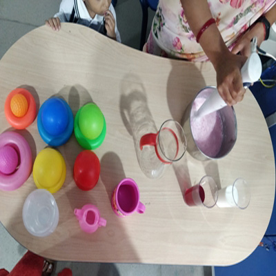 PRE PRIMARYNURSERY COLOUR MIXING ACTIVITY